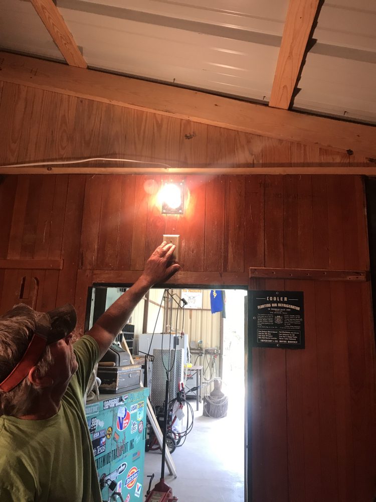 Slide of Mike the Electrician