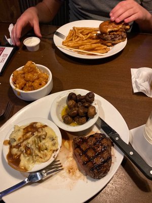 Aspen Creek Grill by null