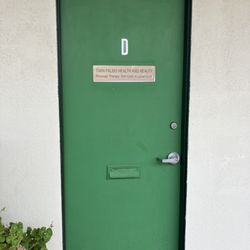 Twin Palms Health and Beauty - Door to twinpalms