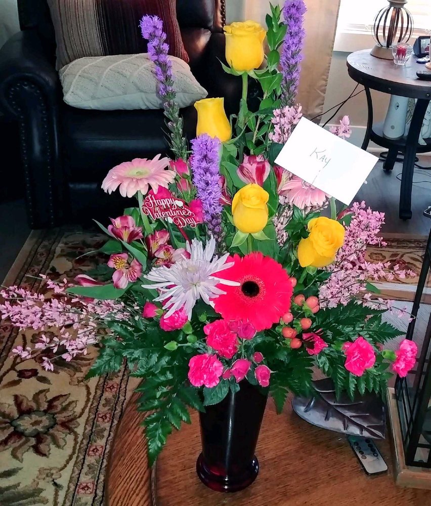 SHELLEY’S FLORIST & GIFTS 12 Reviews 1031 Youngstown Shopping Ctr