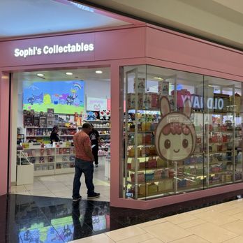 Sophi's Collectables - Entrance - Outlet Stores Near Me - Los Angeles, California Sophi's Collectables - Entrance - Outlet Stores Near Me - Los Angeles, California