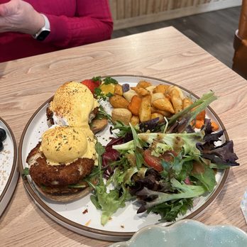 Taste & Glory - Crab Cake Benedict - Breakfast & Brunch Near Me - San Mateo, California