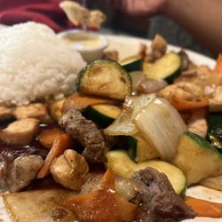 Red Bowl Asian Bistro - Combo Stir-Fry