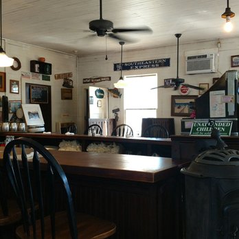 The Whistle Stop Cafe - Counter - American Near Me - Juliette, Georgia The Whistle Stop Cafe - Counter - American Near Me - Juliette, Georgia