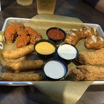Buffalo Wild Wings - Ultimate sampler - Chicken Wings Near Me - Wethersfield, Connecticut