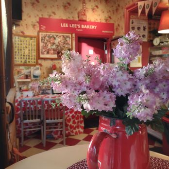 Lee Lee's Baked Goods - Bakeries Near Me - New York, New York