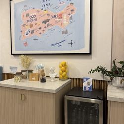 Capri Gelato & Coffee Bar - Cute little decor