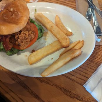 Cracker Barrel Old Country Store - Breakfast & Brunch Near Me - Shepherdsville, Kentucky