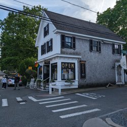 Perry’s Fine Wines and Liquors