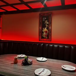 Nice decor. Very clean. Nice decor. Very clean.