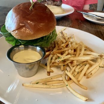 Epulo Bistro - Kobe Beef Burger - Modern European Near Me - Edmonds, Washington