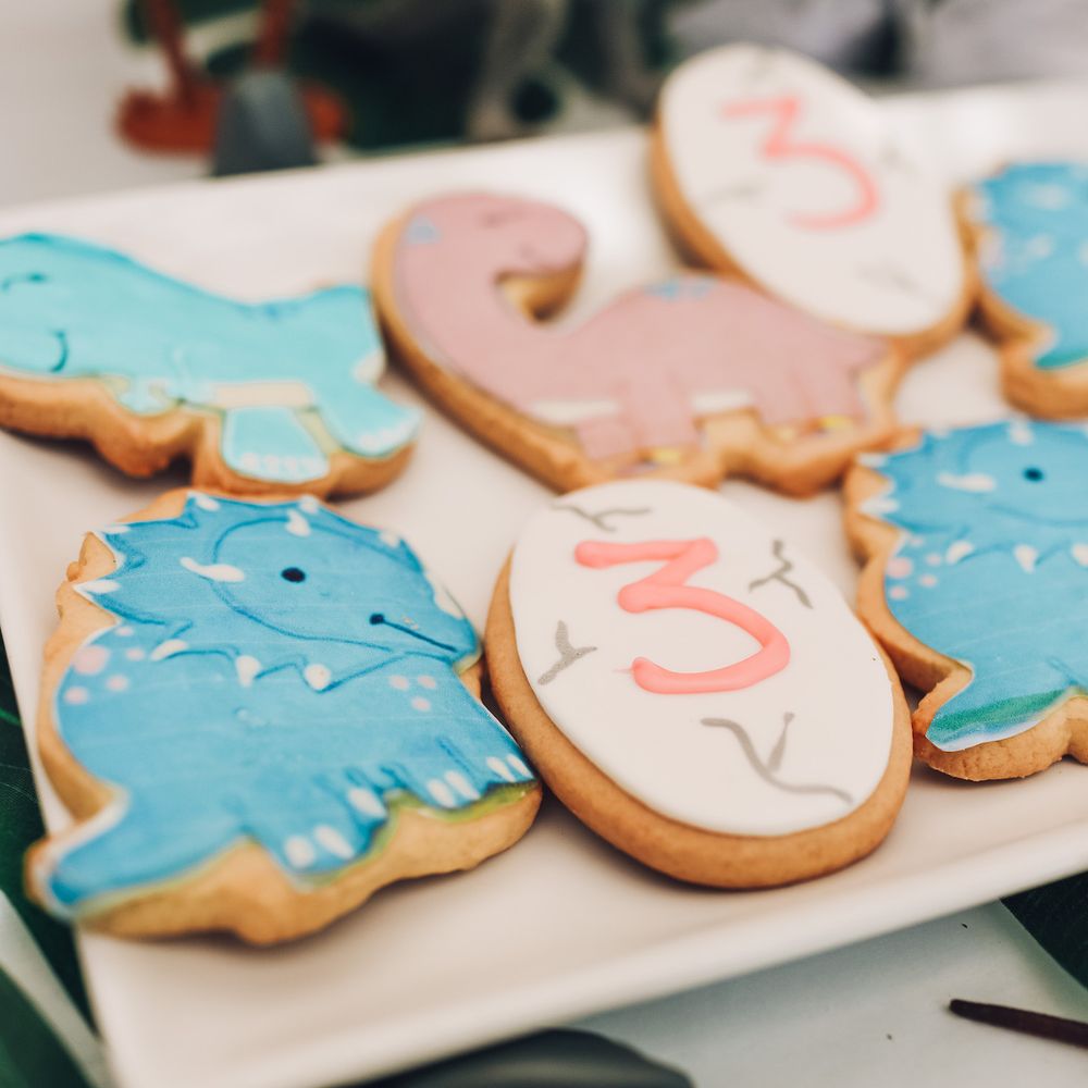 La Paz Bakery - They made the dinosaur cake, Dino cookies, Dino egg cake pops, and Dino cupcakes - Bakeries Near Me - Canoga Park, California La Paz Bakery - They made the dinosaur cake, Dino cookies, Dino egg cake pops, and Dino cupcakes - Bakeries Near Me - Canoga Park, California