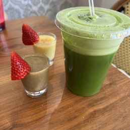 Power shots and "rawsome" green juice Power shots and "rawsome" green juice