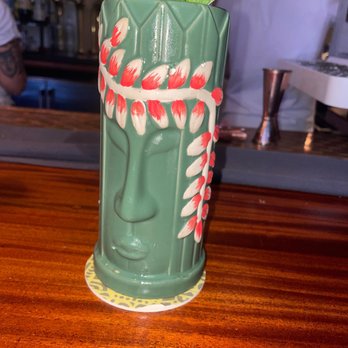 Belles Beach House - Tiki Bars Near Me - Venice, California