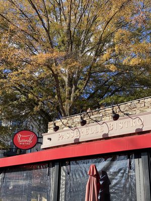 Passerelle Bistro by null