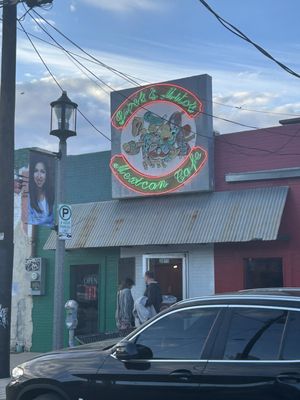 Pepe's & Mito's by null