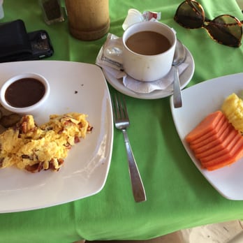 Lido - Complimentary breakfast: scrambled eggs with bacon, fresh fruit, coffee, bread & jam - Seafood Near Me - Playa del Carmen, ROO Lido - Complimentary breakfast: scrambled eggs with bacon, fresh fruit, coffee, bread & jam - Seafood Near Me - Playa del Carmen, ROO