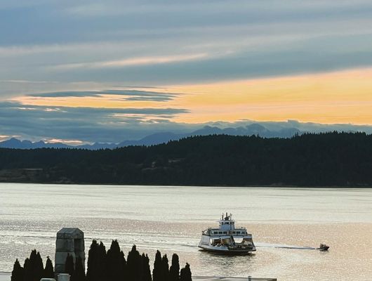 Topside Bar & Grill by null