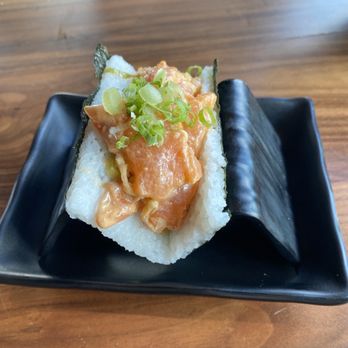 Kan Sushi - Poke hand roll - Sushi Bars Near Me - Honolulu, Hawaii Kan Sushi - Poke hand roll - Sushi Bars Near Me - Honolulu, Hawaii