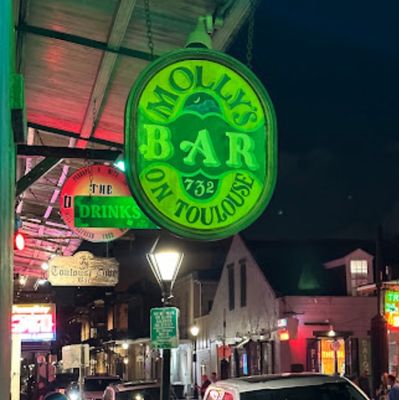 Molly's Irish Pub by null