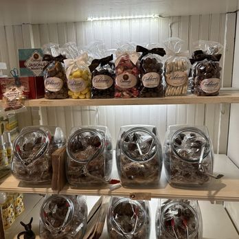 Cornersmiths - Chocolates and other assorted candies - Antiques Near Me - Canal Winchester, Ohio