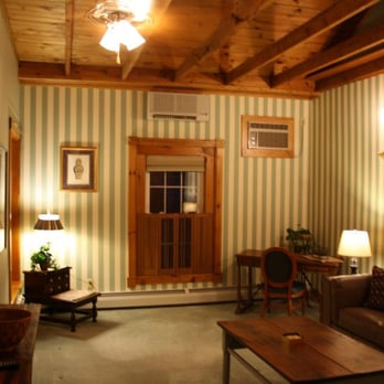 Acadia Hotel - Spacious sitting room in new suite. - Hotels Near Me - Bar Harbor, Maine Acadia Hotel - Spacious sitting room in new suite. - Hotels Near Me - Bar Harbor, Maine