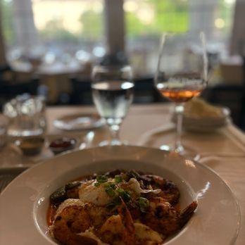 Old Vinings Inn - The shrimp and grits. - Southern Near Me - Atlanta, Georgia Old Vinings Inn - The shrimp and grits. - Southern Near Me - Atlanta, Georgia