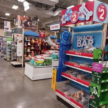 PetSmart - Aisles - Pet Training Near Me - Paramus, New Jersey