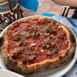 G.A.S. Bar - Marinara pizza with sausage