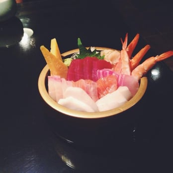 Sushi Kuni - Chirashi, fresh sashimi slices on a bed of sushi rice ($22) - Japanese Near Me - Grand Rapids, Michigan