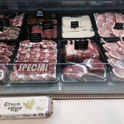 Berties Butcher - MEAT!