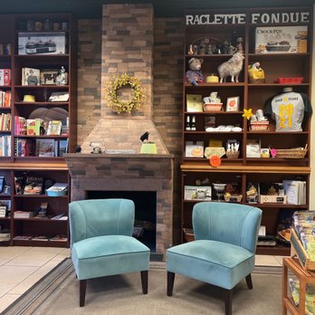 Cheese Central - Sitting area - Cheese Shops Near Me - Lodi, California