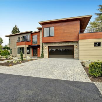 Upright Door Service - C.H.I. Sterling garage door with infinity windows and tinted glass. - Garage Door Services Near Me - Uxbridge, Ontario Upright Door Service - C.H.I. Sterling garage door with infinity windows and tinted glass. - Garage Door Services Near Me - Uxbridge, Ontario