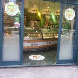 Ping Pong Ice - Gelateria Ping Pong...stranamente vuota!