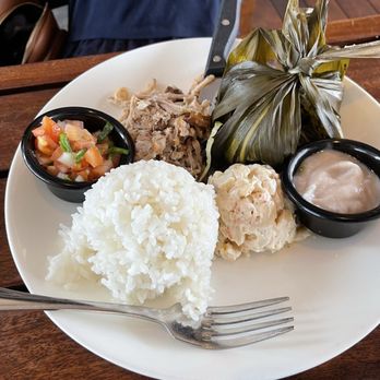 Aloha Mixed Plate - Ali'i Plate - Hawaiian Near Me - Lahaina, Hawaii