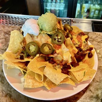 Jimmy Buffett's Margaritaville - Nachos - Bars Near Me - Universal City, California