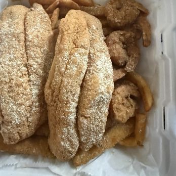 Luna's Chicken N' Seafood - 18.) 6 Large Shrimp & 2 Catfish Combo - Seafood Near Me - Gladstone, Missouri