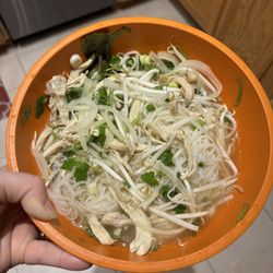 Pho Bowl Vietnamese Cuisine - 12. Chicken Pho