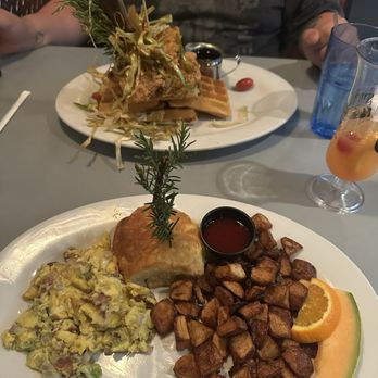 Hash House A Go Go - Bacon Avocado Scramble - New American Near Me - Las Vegas, Nevada Hash House A Go Go - Bacon Avocado Scramble - New American Near Me - Las Vegas, Nevada