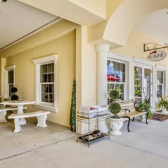 Le Petit Jardin Cafe - French Near Me - Venice, Florida Le Petit Jardin Cafe - French Near Me - Venice, Florida