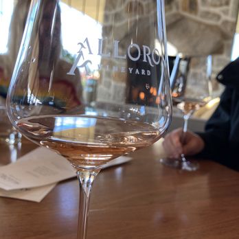Alloro Vineyard - Wineries Near Me - Sherwood, Oregon Alloro Vineyard - Wineries Near Me - Sherwood, Oregon