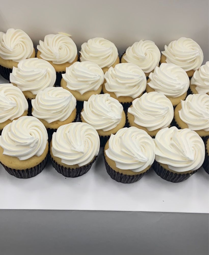 ELÉ CAKE COMPANY Updated September 2024 81 Photos & 69 Reviews