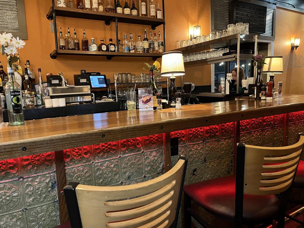 Delta 109 Tavern and Restaurant Logo