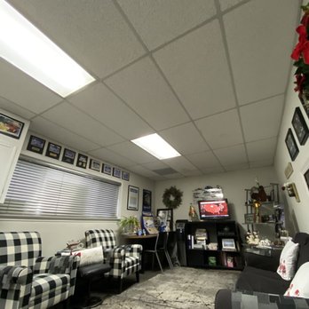 Empire Automotive - Waiting room - Auto Repair Near Me - Petaluma, California Empire Automotive - Waiting room - Auto Repair Near Me - Petaluma, California