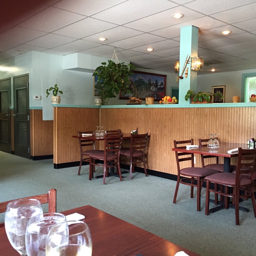 Thai Garden Restaurant - Window side dining. - Thai Near Me - Freeport, Maine Thai Garden Restaurant - Window side dining. - Thai Near Me - Freeport, Maine