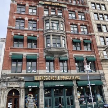 BARNES & NOBLE - Updated November 2025 - 634 Photos & 552