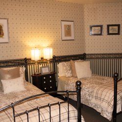 The Red Kettle Inn Bed and Breakfast - Twin bedroom perfect for friends traveling together