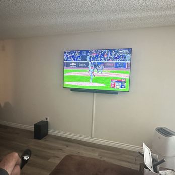 David AV Installations - TV installation with soundbar - TV Mounting Near Me - Los Angeles, California