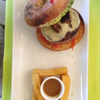 Restaurant du Musée d'Orsay - Duck burger and fries - French Near Me - Paris, 75 Restaurant du Musée d'Orsay - Duck burger and fries - French Near Me - Paris, 75