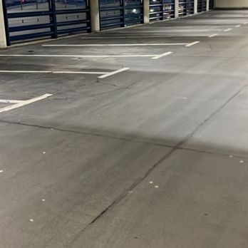 Parkhaus 3 - Parkhaus P3 - Parking Near Me - Schwechat, 3